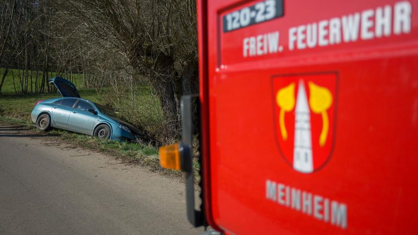 Fahrer nach Unfall bei Gunzenhausen ins Krankenhaus geflogen