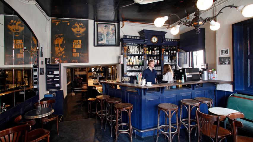 Die Bar hat sich kaum verändert, der neue Linoleum-Boden fällt kaum auf.
