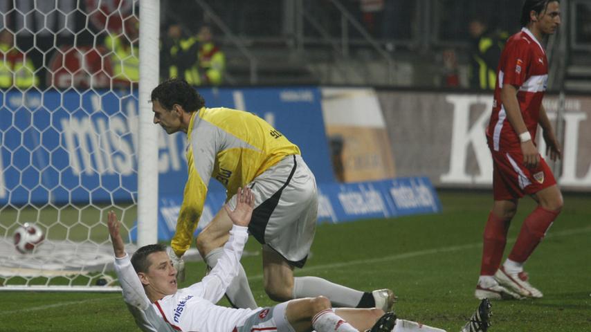Zum Leidwesen der Club-Fans hatte Schäfer aber schon weit vor dem Pokalsieg beim damaligen Meister VfB Stuttgart unterschrieben. In der Saison 2007/08 erlebte er jedoch eine äußerst enttäuschende Saison am Neckar.
