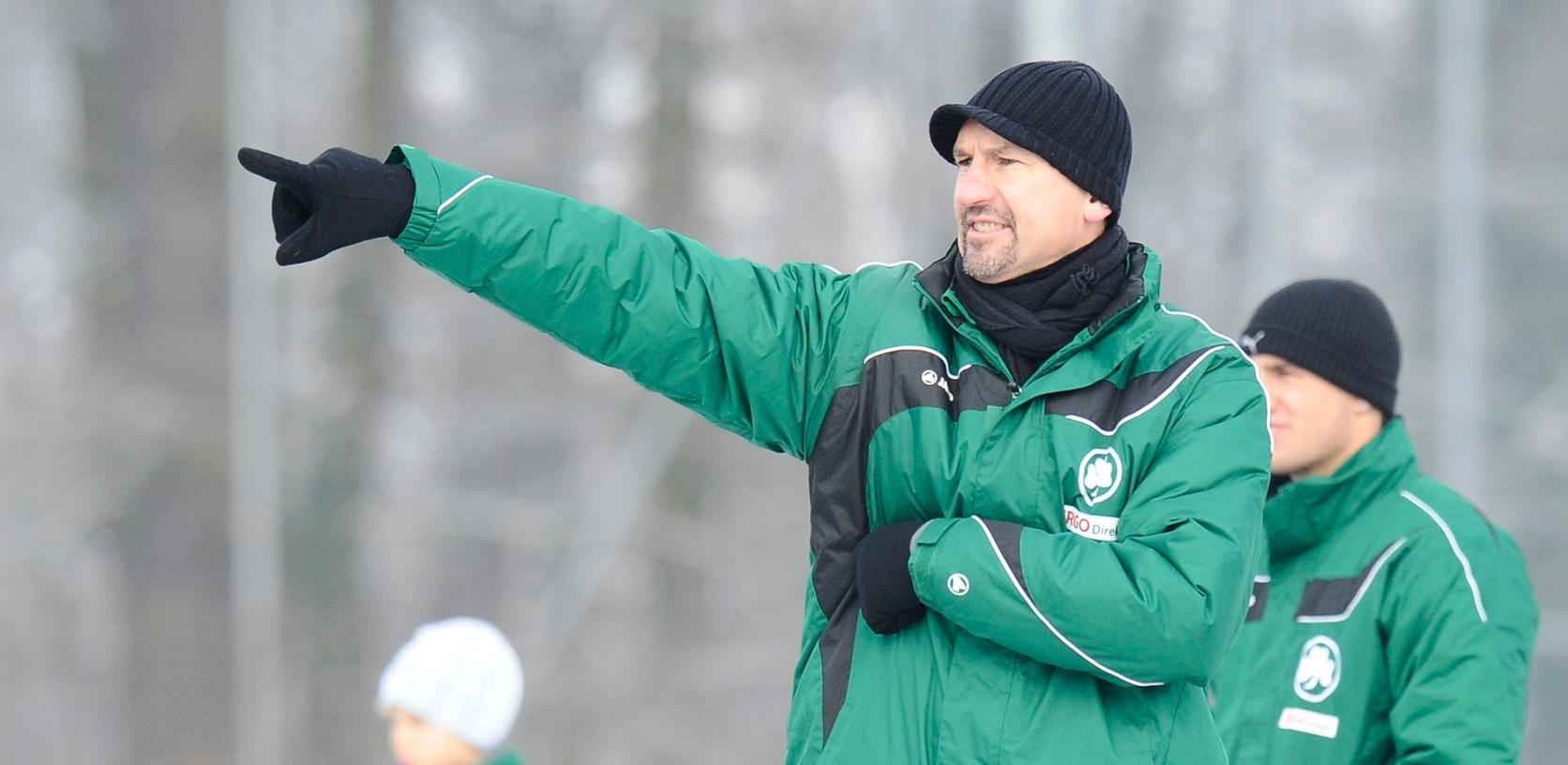 In der vergangenen Saison trainierte Achim Beierlorzer noch die U17 beim Kleeblatt - jetzt steht er als Zweitliga-Coach bei RB Leipzig an der Seitenlinie.