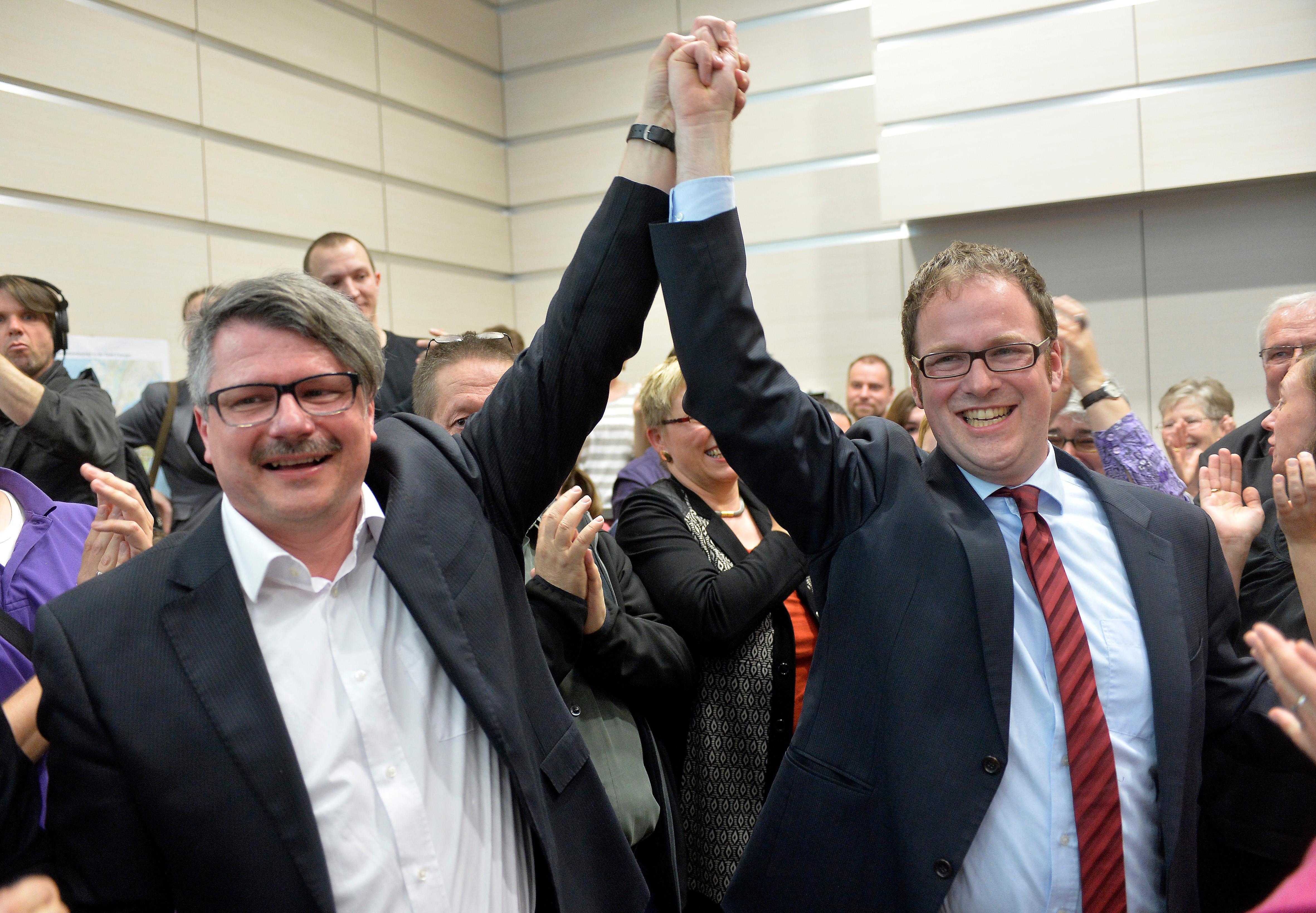 Besonders beim Thema "Handballhalle" für die Hugenottenstadt unterschieden sich die Positionen der beiden Kandidaten. Während Balleis für den Neubau war, zeigte sich Janik zwar offen für das Projekt, sagte allerdings: "Auch wir können einen Euro nur einmal ausgeben." Für ihn haben etwa die Schulsanierungen deutlich Priorität.