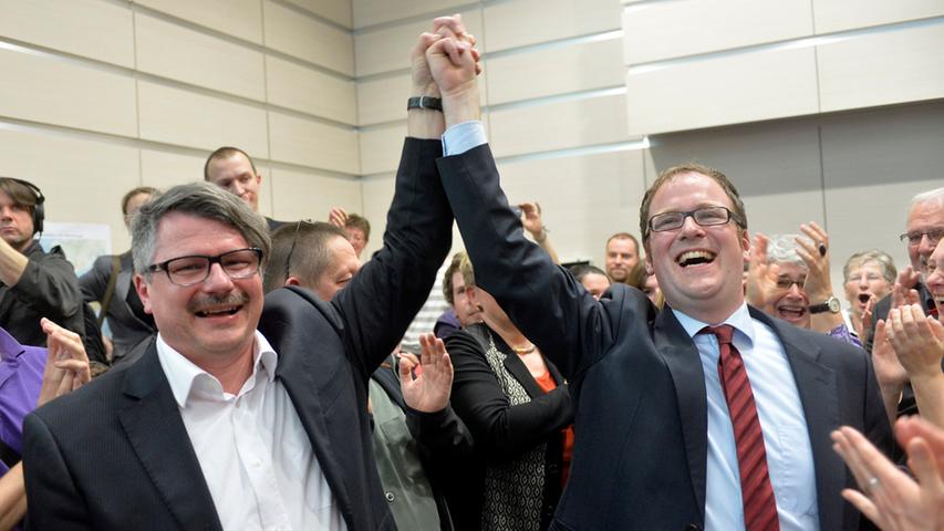 Feierstimmung dagegen bei Florian Janik und dem SPD-Kreisvorsitzenden Dieter Rosner.