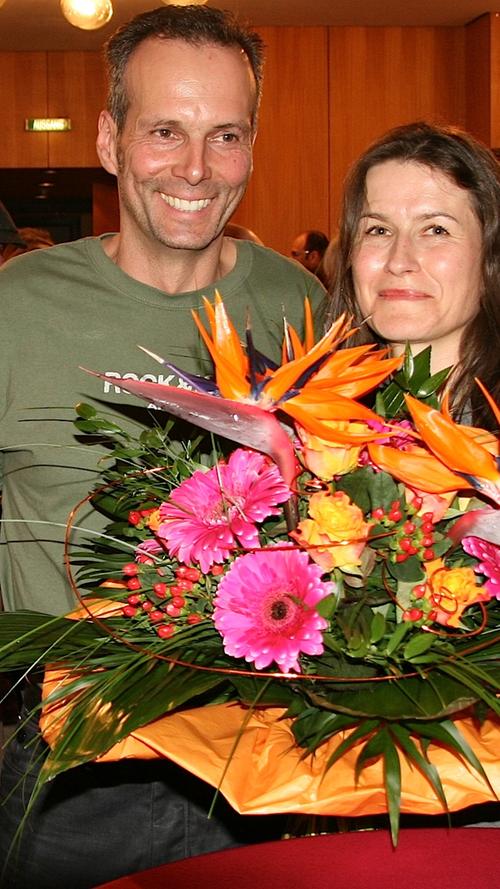 In Ebermannstadt gelang Christiane Meyer (NLE) die Sensation: Sie entschied mit 51,72 Prozent der Stimmen die Stichwahl für sich. Dafür gab es einen großen Blumenstrauß und...