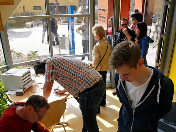 30 Interessierte haben schon einen Bewerberbogen ausgefüllt. 30 Interessierte haben schon einen Bewerberbogen ausgefüllt.