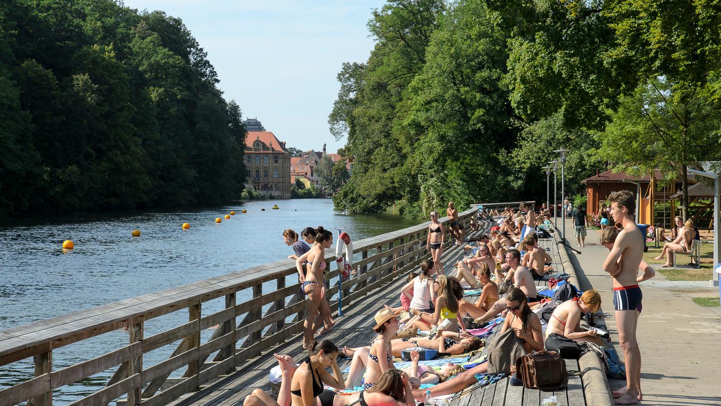 Das Hainbad direkt an der Regnitz ist mittlerweile zur Kultbadestelle geworden.