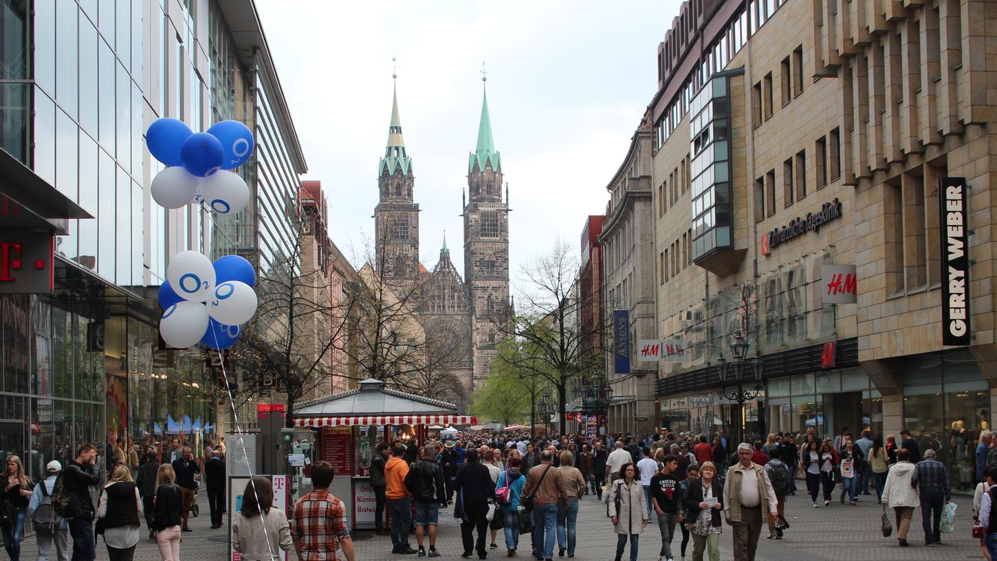 An verkaufsoffenen Sonntagen ist die Stadt stets gerammelt voll. An verkaufsoffenen Sonntagen ist die Stadt stets gerammelt voll.