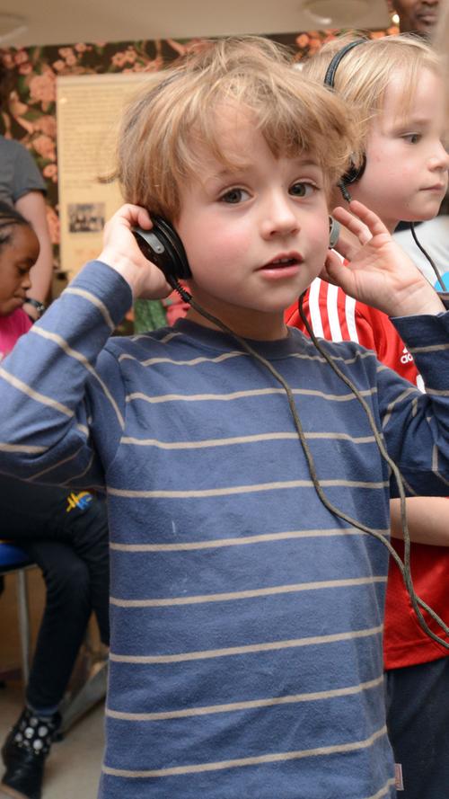 ...dieser Medien konnten die kleinen und großen Besucher auf dem Kinderfest im Fürther Rundfunkmuseum nachgehen.