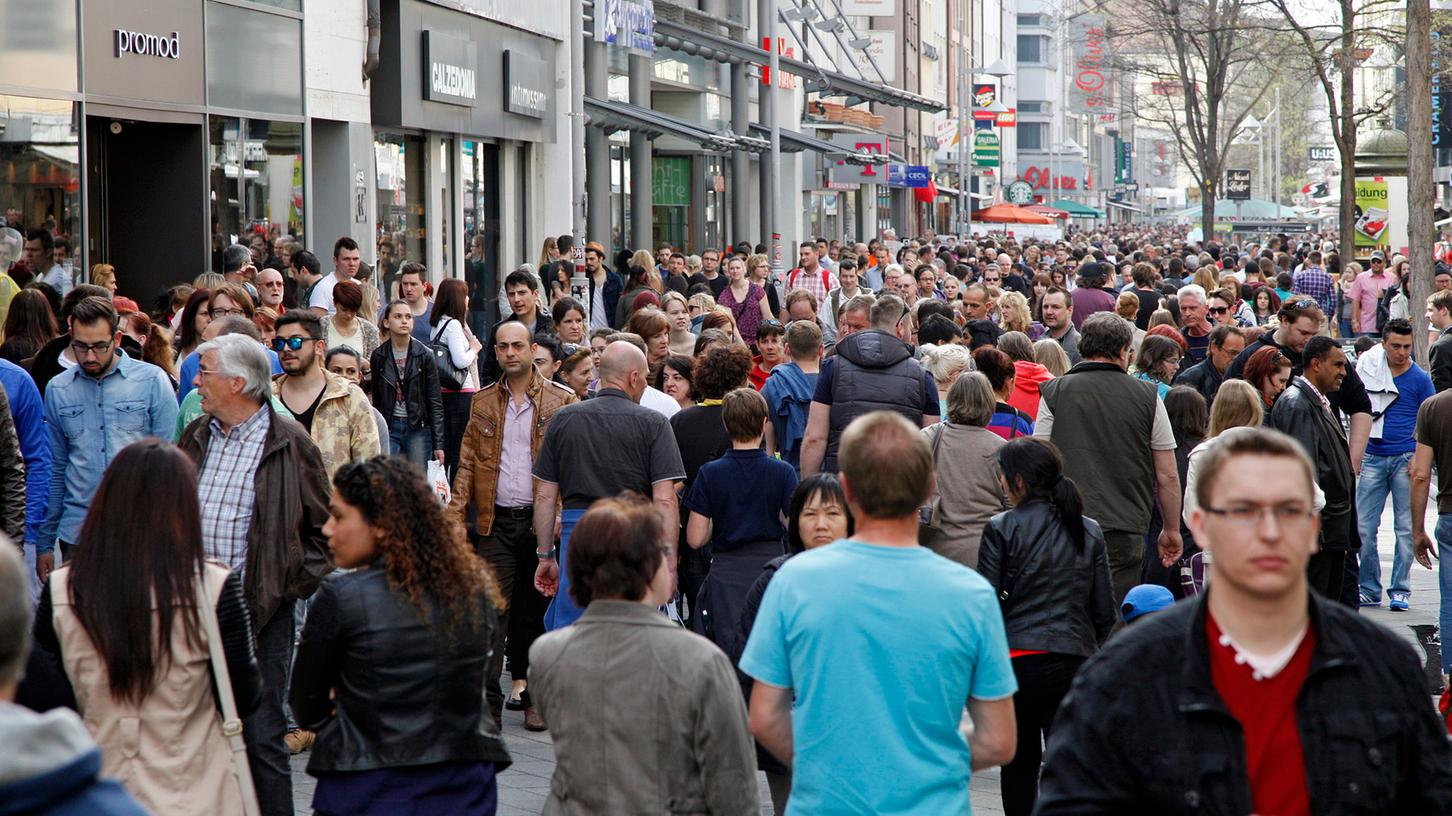Ein Segen für Händler: Verkaufsoffene Sonntage locken Tausende Menschen in Nürnbergs Innenstadt.