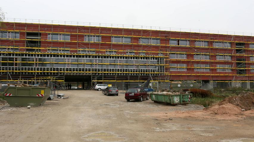 Offene Baustelle am Willibald-Gluck-Gymnasium
