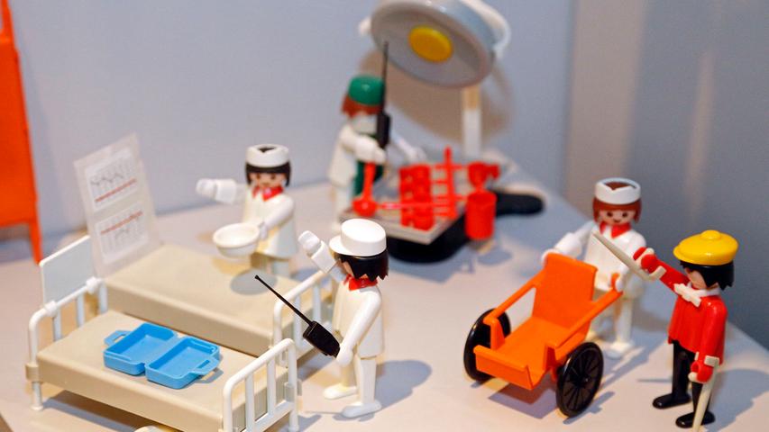 Ebenfalls sehr beliebt sind die Playmobil-Berufswelten. Dadurch können Kinder unter anderem den Arbeistalltag von Ärzten, Ärztinnen, Krankenschwestern und Pflegern nachspielen.