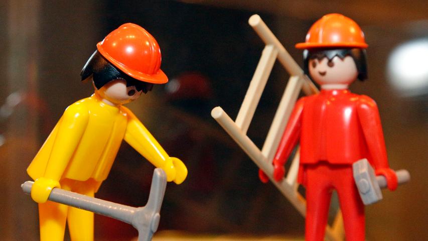 Eher etwas für Jungs sind die Playmobil-Bauarbeiterserien, die zur Markteinführung der Marke 1974 gemeinsam mit den Indianern und Rittern auf den Markt kamen.