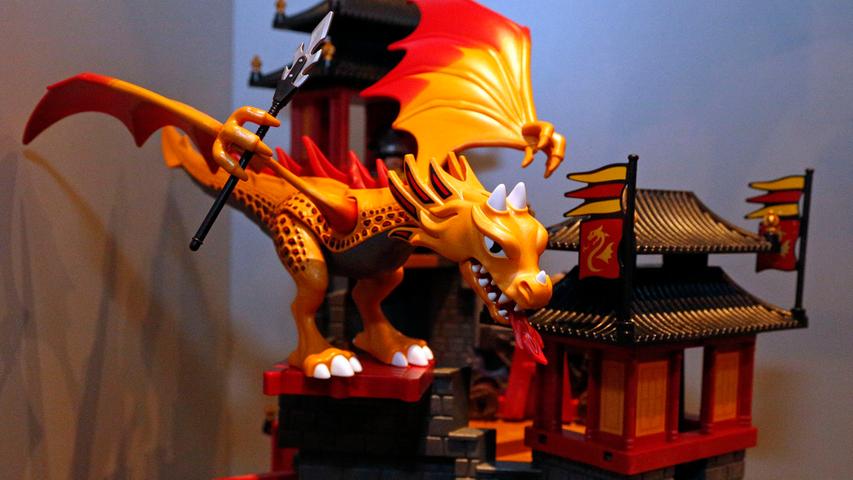 Fantasy-Filme, -Serien und -Bücher liegen im Trend. Drachenkämpfe können natürlich auch mit Playmobil nachgespielt werden.