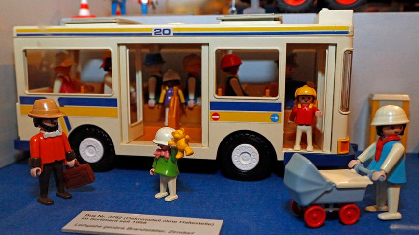 Kaum etwas, das es nicht von Playmobil gibt. Dieser Bus kam 1988 auf den Markt.
