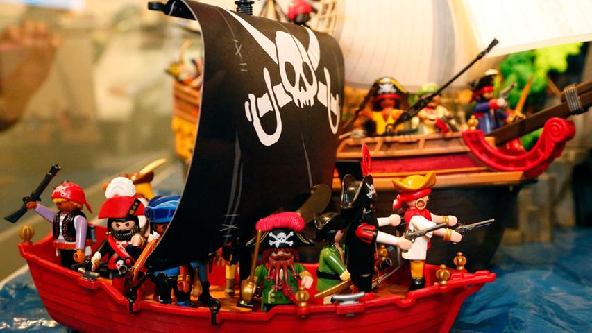 Auch auf den Meeren der Playmobil-Welt geht es nicht immer friedlich zu. Dort kämpfen unter anderem die Piraten...