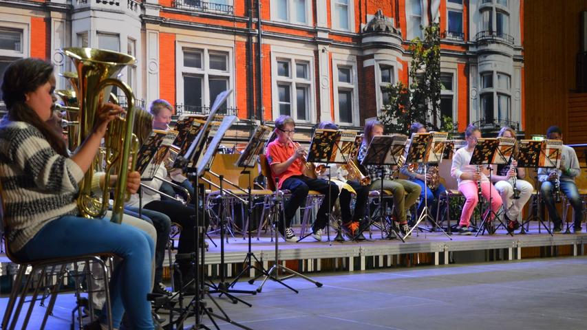 Kulturabend der Rednitzhembacher Schule glänzte mit 110 Akteuren