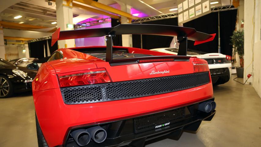 ...dieser rote Lamborghini. Das Modell Super Trofeo Stradale hat eine streng limitierte Auflage von 150 Stück.