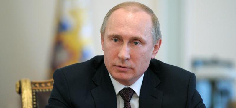 18. September 2014 : Laut einem Bericht der Süddeutschen Zeitung soll der russische Präsident Wladimir Putin damit gedroht haben, in Polen, Rumänien oder dem Baltikum einzumarschieren.