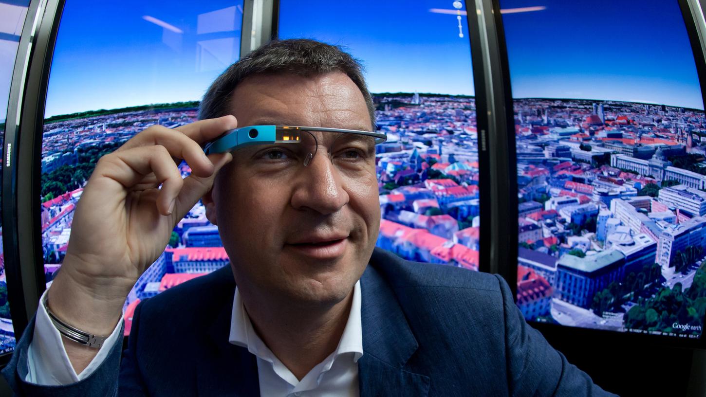 Warf einen Blick durch die Datenbrille "Google Glass": CIO Markus Söder