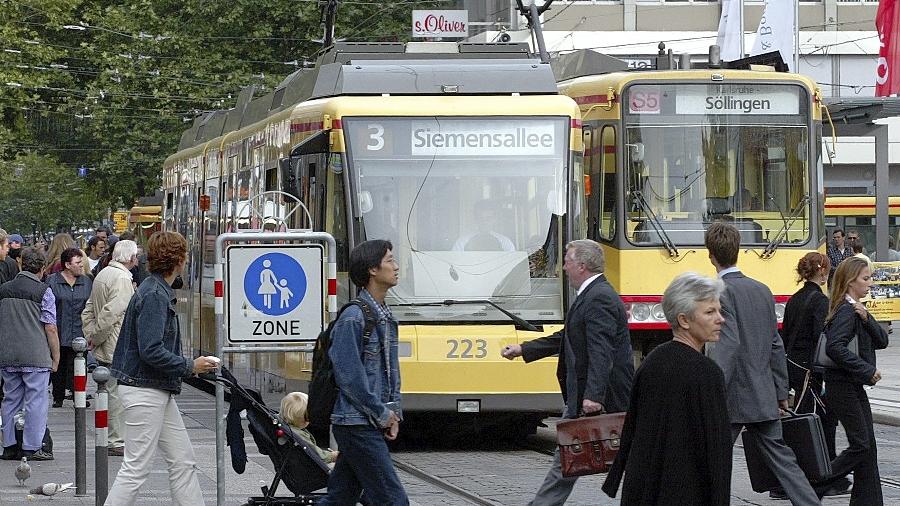 Den Plänen für die Stadt-Umland-Bahn droht das Aus Den Plänen für die Stadt-Umland-Bahn droht das Aus