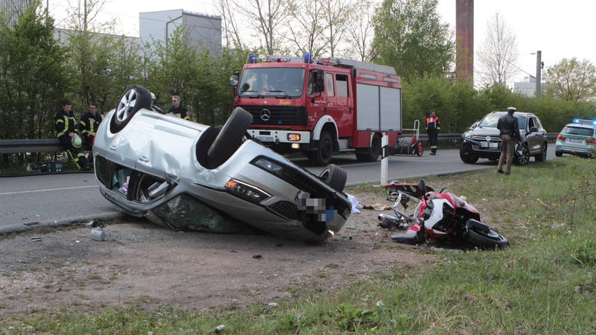 Tödlicher Unfall in Feucht: Motorrad stößt mit Pkw zusammen