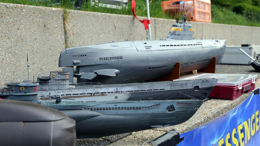 Modell-U-Boot-Treffen: Miniaturboote im Stadionbad Nürnberg