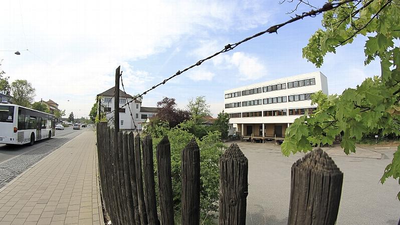Wo bisher noch Firmenzentrale und Lagerhallen von Norma an der Würzburger Straße untergebracht sind, sollen - abgeschirmt von einem Riegel mit Gewerbegebäuden - Wohnhäuser entstehen. 