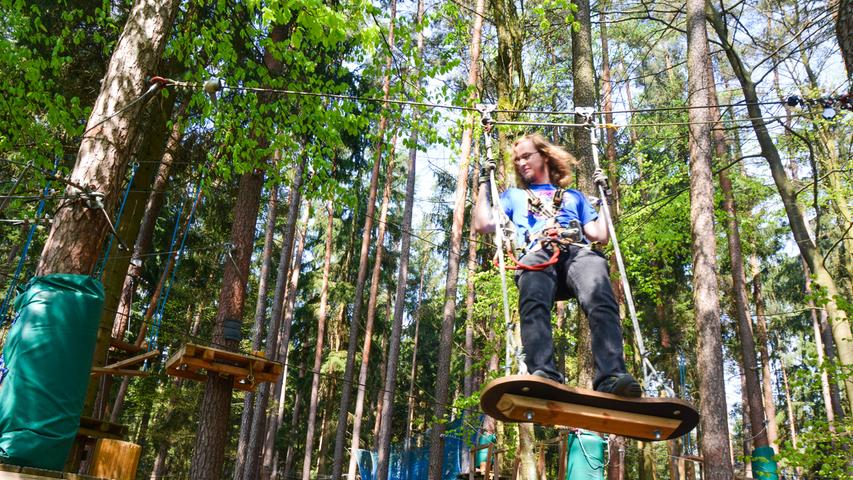Der Kletterwald Pottenstein wartet mit 14 Parcours auf. Für Kinder ab vier Jahren geht der Spaß los. Zum Angebot gehört unter anderem eine 250 Meter lange Seilbahn. Mehr Informationen und aktuelle Öffnungszeiten erhalten Sie hier.
