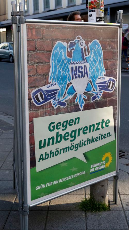 Europas Bürger haben am 25. Mai die Qual der Wahl. Auch in Nürnberg werben die Parteien mit teils markigen Sprüchen auf ihren Plakaten in der ganzen Stadt für sich und ihre jeweiligen Vertreter. Die Grünen wollen in Europa die Macht des US-Geheimdienstes NSA einschränken.