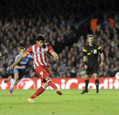 Im Halbfinale der vergangenen Champions-League-Saison besiegte Diego Costa mit Altetico Madrid den FC Chelsea. Nun wechselt der 25-Jährige für 40 Millionen Euro die Seiten und geht ab der kommenden Saison an der Stamford Bridge auf Torejagd.