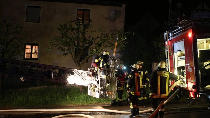 150.000 Euro Schaden: Blitzeinschlag setzt Wohnhaus in Brand