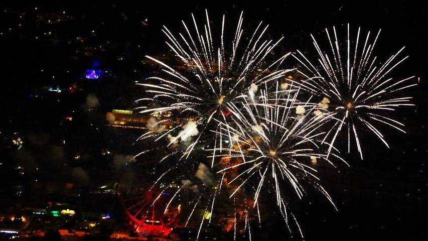 Das Feuerwerk am Frühlingsfest - aus der Luft fotografiert