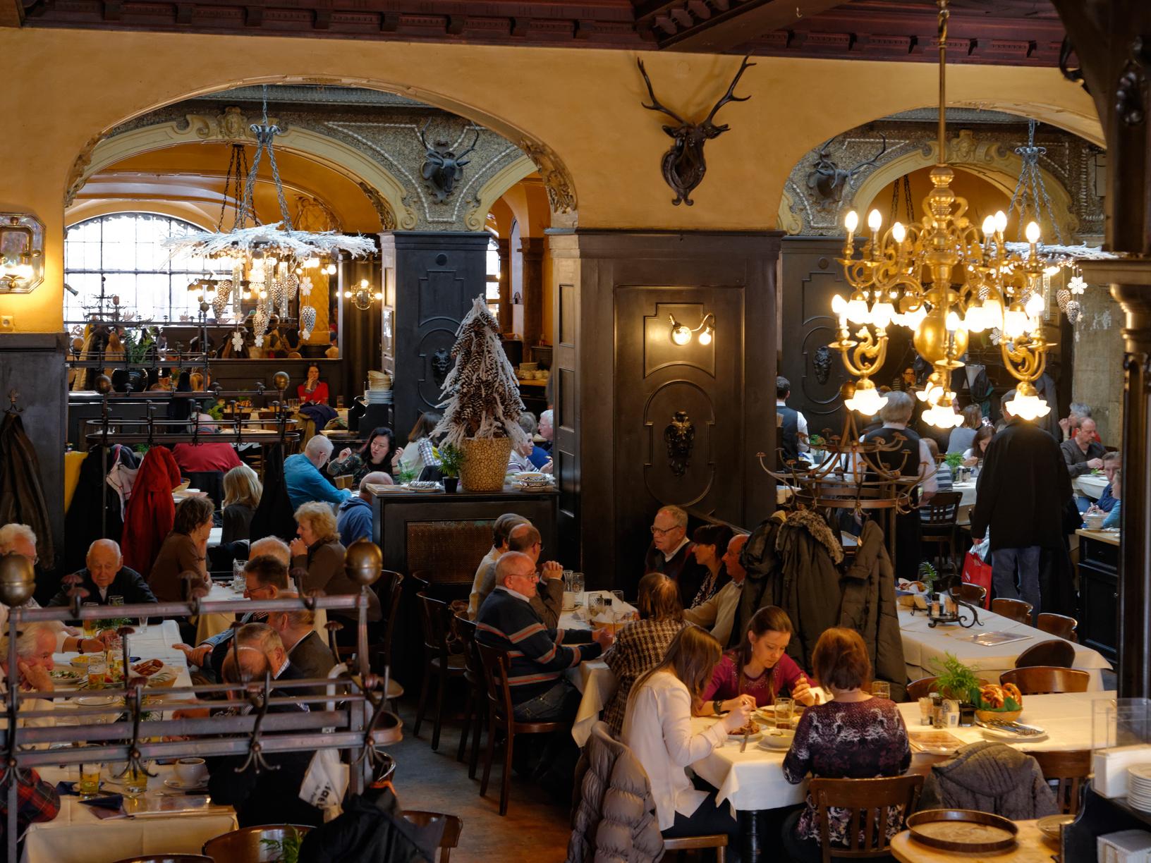 Augustiner Stammhaus Restaurant Munchen Bier By