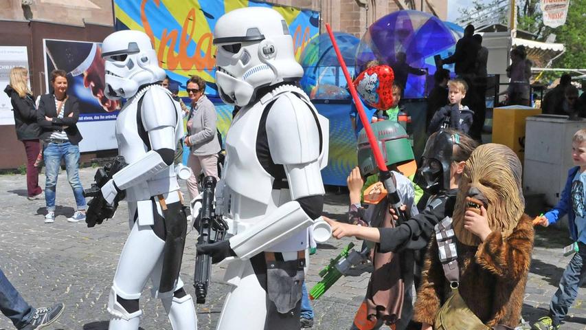 Kinderkirchweih: Jedi-Ritter bevölkerten den Schwabacher Marktplatz