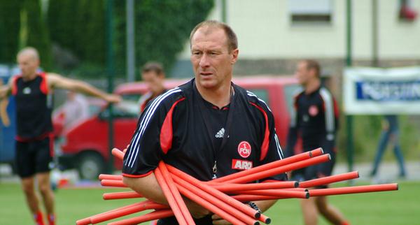 Augenthalers Nachfolger wurde Wolfgang Wolf: Am 30. April 2003 übernahm er den Club im Tabellenkeller. Er konnte jedoch den Abstieg in die 2. Liga nicht mehr verhindern. Nach einer Saison gelang Wolf 2004 der sofortige Wiederaufstieg ins Fußball-Oberhaus. Als der Club in der Beletage des deutschen Fußballs erneut auf dem letzten Tabellenplatz lag, wurde Wolf am 31. Oktober 2005 entlassen.