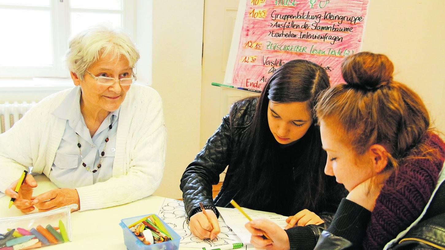 St. Peter: Senioren helfen Scharrerschülern bei der Ich-Suche
