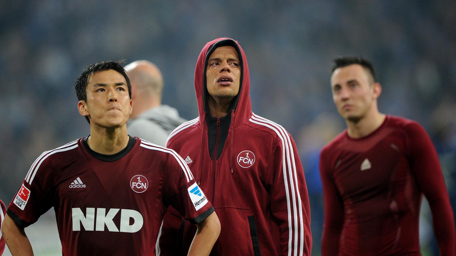Makoto Hasebe (links) und Timothy Chandler (Mitte) werden wohl auch in der kommenden Saison zusammen in der 1. Bundesliga spielen.