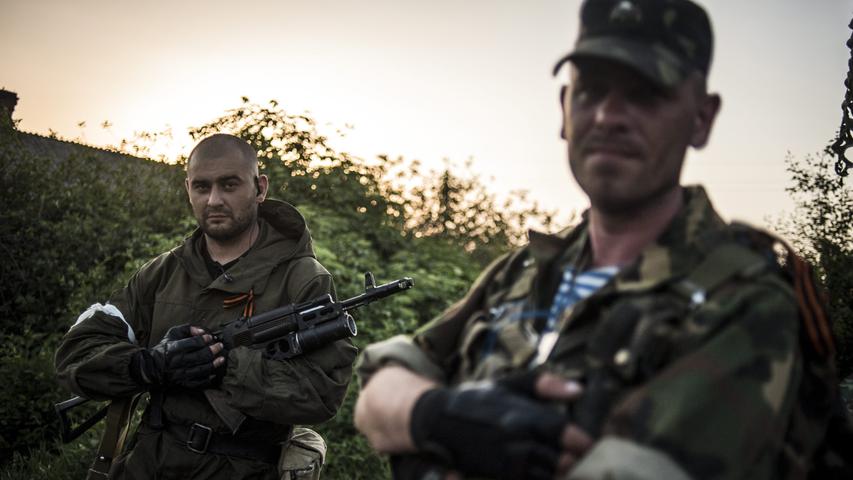 Prorussische Aktivisten drohen mit einer Offensive , sollte die Kiewer Übergangsregierung ihre Truppen im Osten des Landes nicht abziehen.