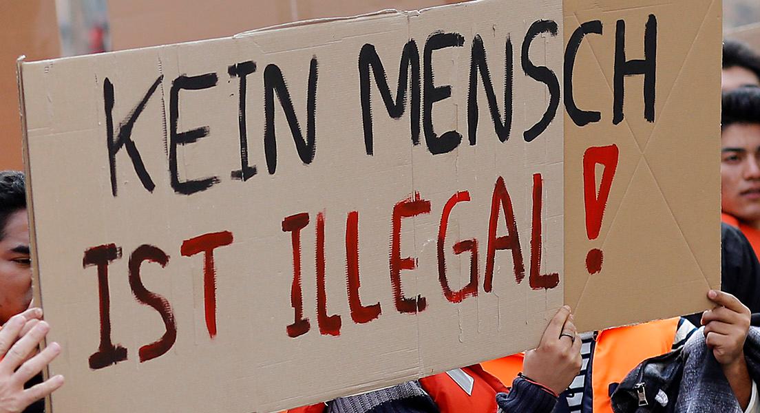 "Kein Mensch ist illegal" - auch in Nürnberg protestieren oft Menschen, um auf die Situation der Flüchtlinge aufmerksam zu machen.