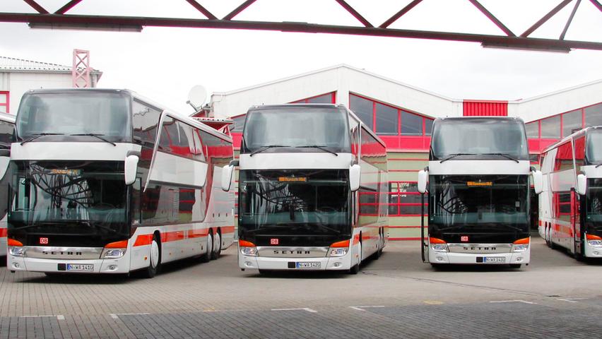 Die Omnibusverkehr Franken GmbH (OVF) präsentierte am Freitag auf ihrem Betriebshof sieben neue Doppeldecker-Busse, die den neuesten Umweltstandards entsprechen. Die Fahrzeuge sollen zukünftig als IC Busse auf den Linien Mannheim – Nürnberg – Prag und München – Prag eingesetzt werden.