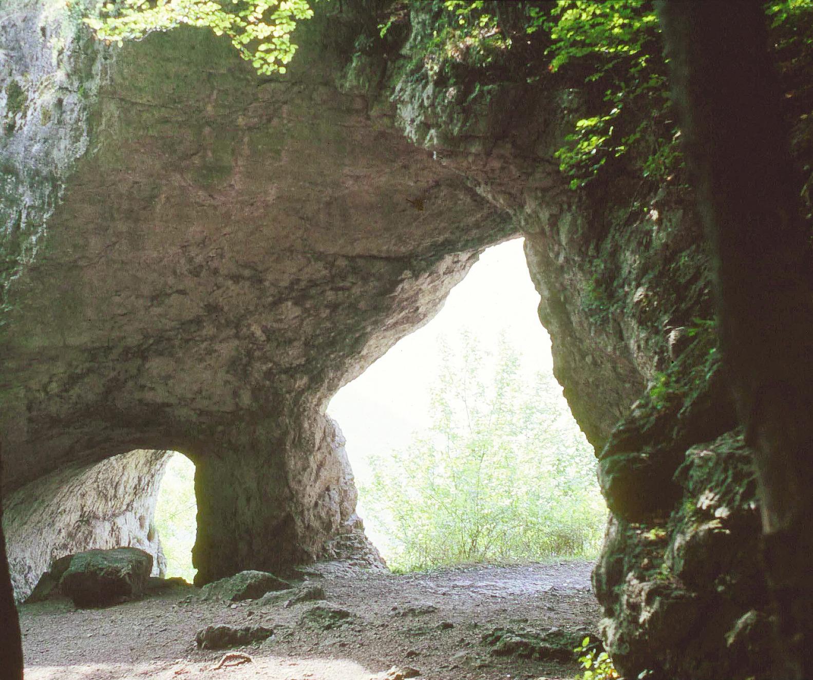 Perfekt für drei Etappen oder eine Tagestour: Auf die Wanderer wartet etwa der felsige Jungfernsprung, der Hohle Fels mit seinen riesigen Hallenhöhlen unterhalb der einstigen keltischen Wehranlage Houbirg. Alle Infos zur Strecke und einzelnen Etappen gibt es hier.