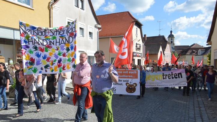 Scheinfeld: 2000 Bürger stellen sich gegen NPD-Bayerntag