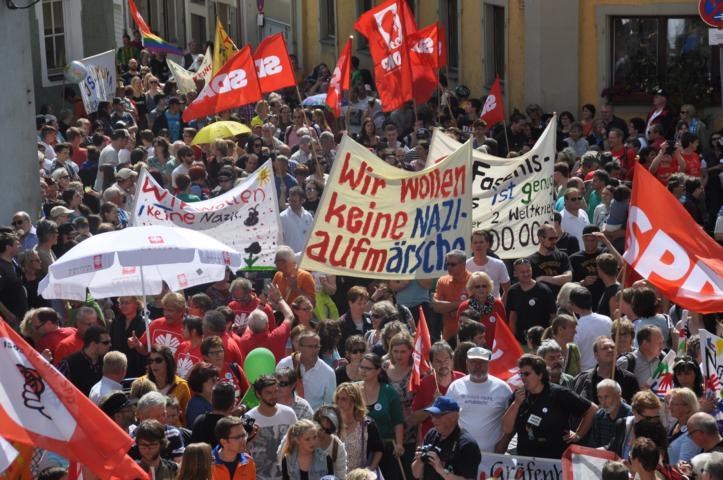 Scheinfeld: 2000 Bürger stellen sich gegen NPD-Bayerntag