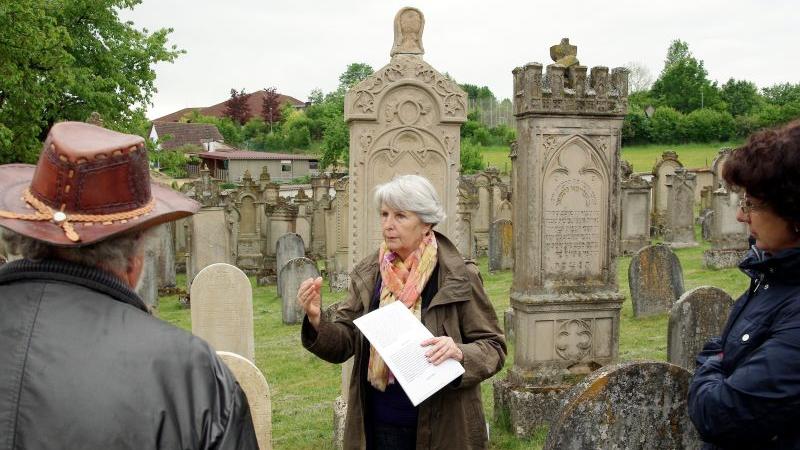 Freundeskreis hat den Hainsfarther Judenfriedhof in seiner Obhut