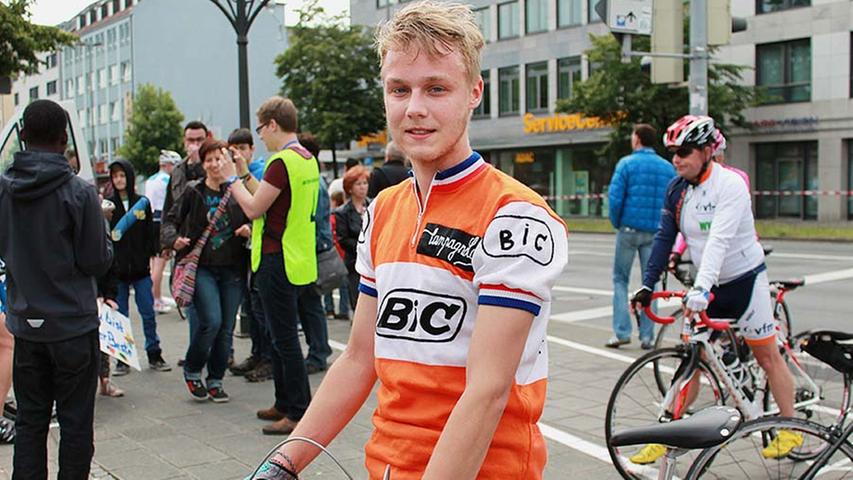 Gert Wassenaars Sohn Julius (17) ist ebenfalls mitgeradelt.