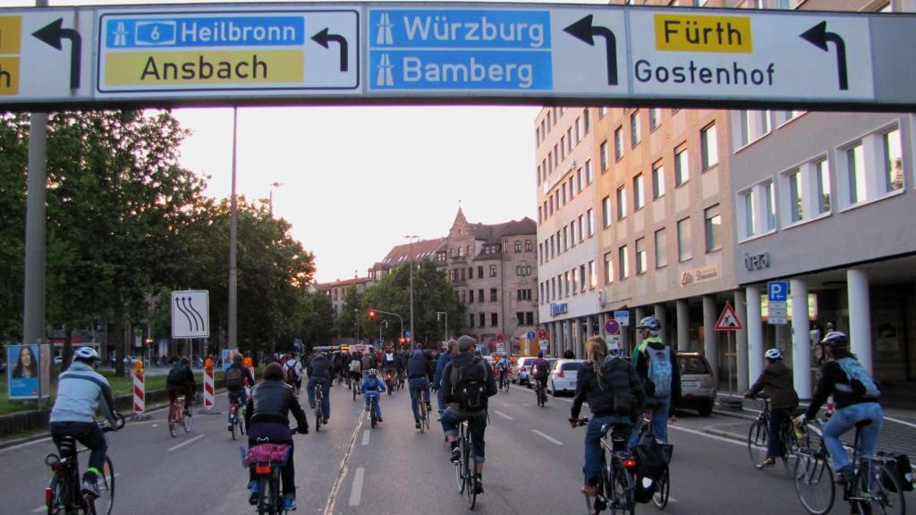 Ein Ziel für die Zukunft? Straßen vom Autoverkehr so zu entlasten, dass sie die Funktion von Fahrradstraßen erfüllen.
