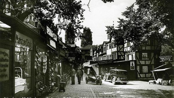 Trödel war immer irgendwie Thema auf dem Nürnberger Trödelmarkt. Schon zu Reichsstadtzeiten, als Nürnberg noch als Territorium des Heiligen Römischen Reiches firmierte, wurde dort Gebrauchtes verkauft. Später war der Trödelmarkt auch als "Säumarkt" bekannt. Heute ...