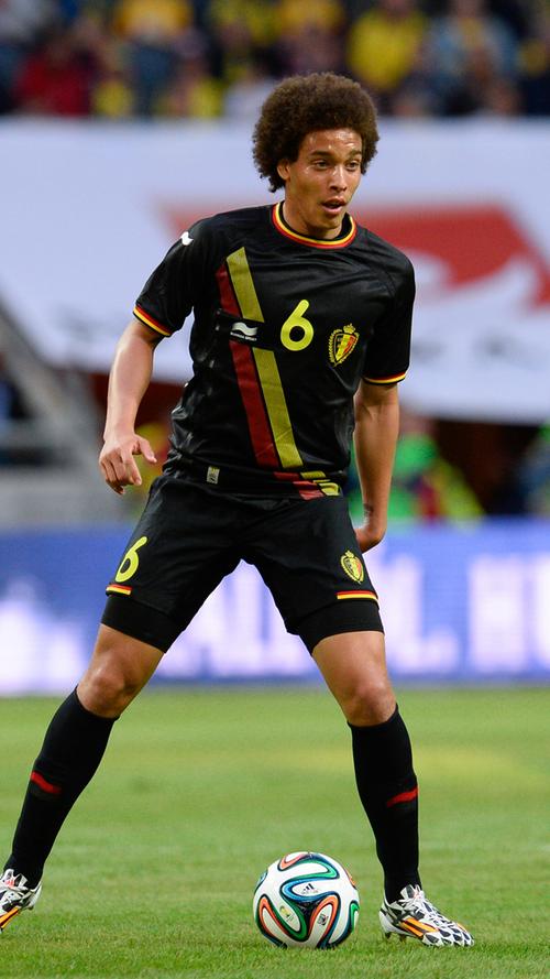 Dieser junge Mann mit Boney-M.-Frisur, Axel Witsel, trägt bei der WM zwar schwarz-rot-gold, ist aber belgischer Nationalspieler.