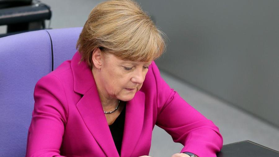 Angela Merkel, ihr Mobiltelefon und die ganze NSA-Affäre, ...