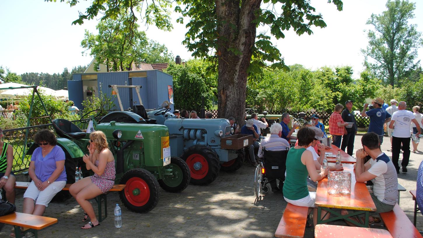 Bei hervorragendem Wetter konnten die Besucher des siebten Traktorentreffens in Gauchsdorf zahlreiche alte Maschinen bewundern.
