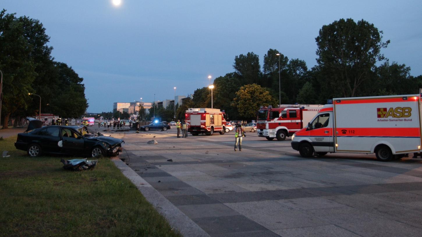 Die Todesfahrt eines 27-Jährigen auf der Großen Straße, bei der eine 18-Jährige ums Leben kam, jährt sich am 11. Juni 2015.
